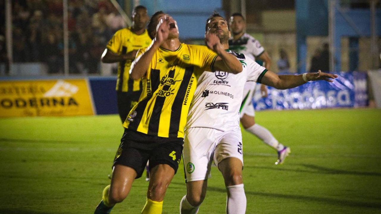 En un partidazo, Juticalpa FC y Real España se reparten los puntos 'estrenando' estadio