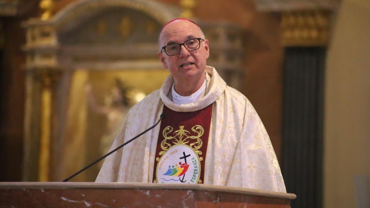 Monseñor Nácher aclara si Iglesia Católica propuso o apoya lectura de Biblia en escuelas