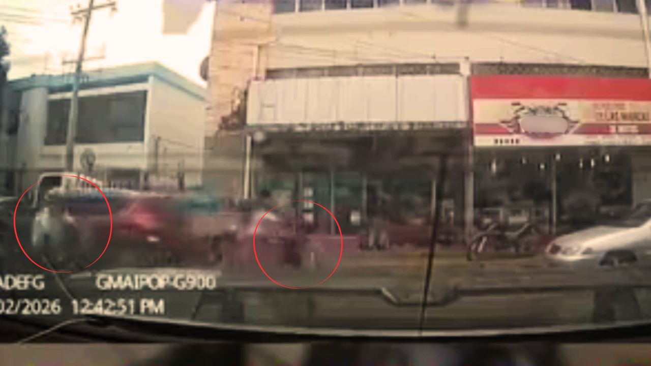 Imagen de Vídeo sensible: Motociclista atropelló a niño cuando cruzaba con su madre en SPS