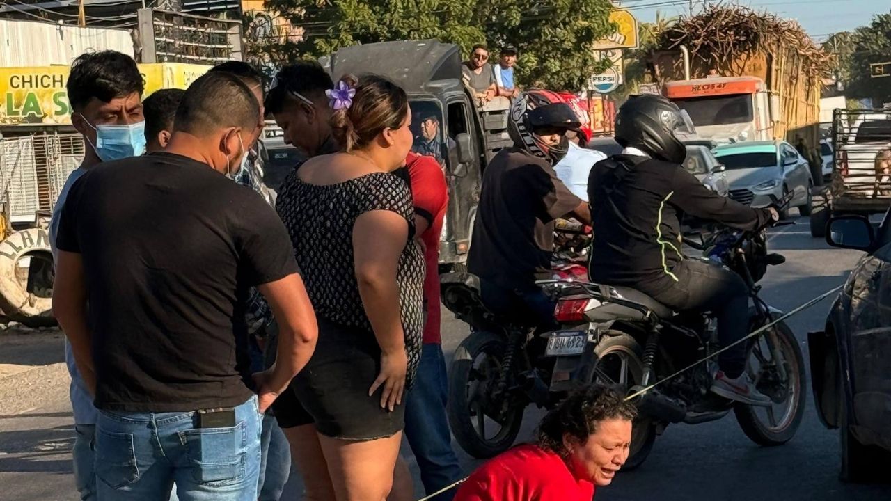 '¡Que dolor de madre!'; joven pierde la vida en triple colisión en El Progreso, Yoro
