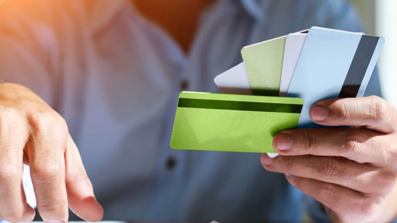 Cómo organizar tus pagos si tienes varias deudas