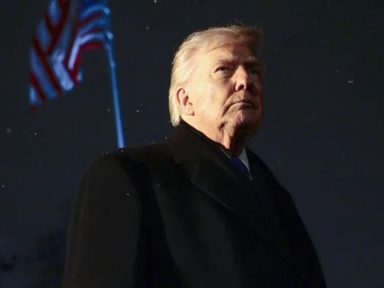 Trump aumenta arancel global de EEUU a 15% tras revés judicial