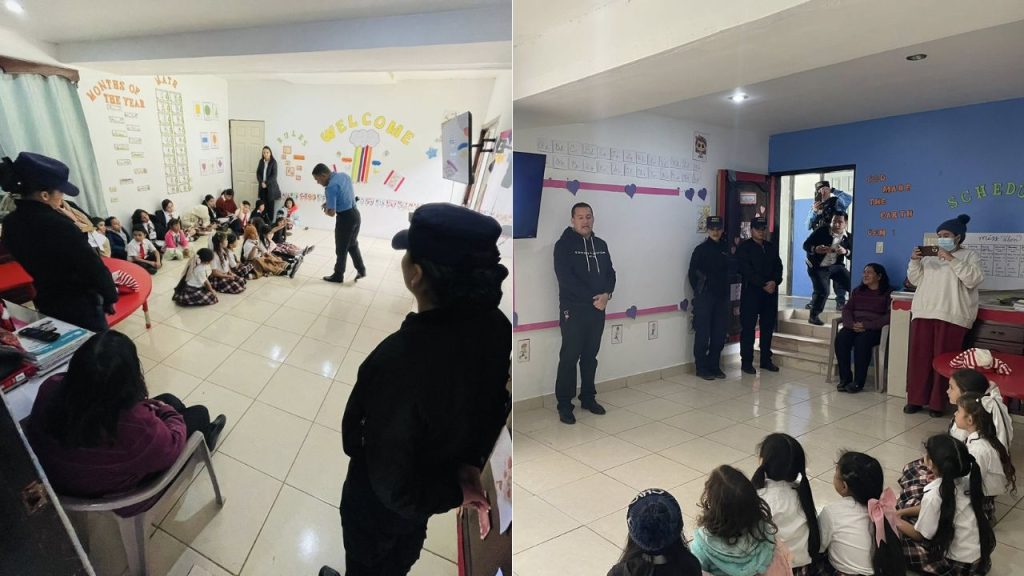 Los policías en un aula de clases