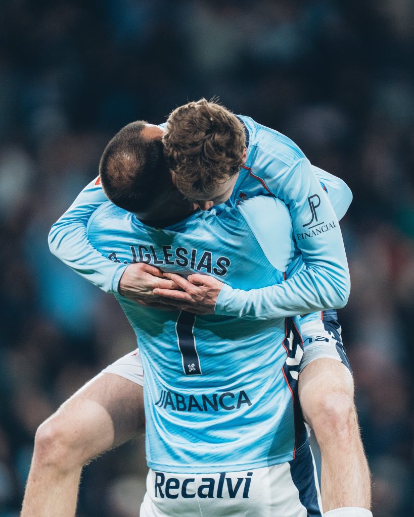 Borja Iglesias celebrando