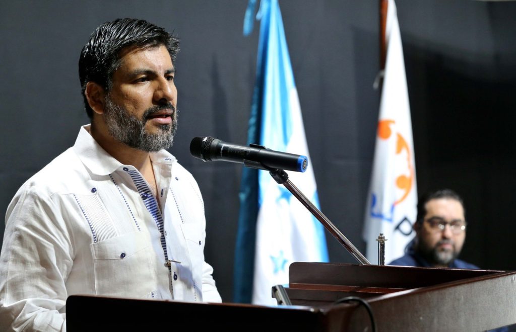 Johel Zelaya hablando