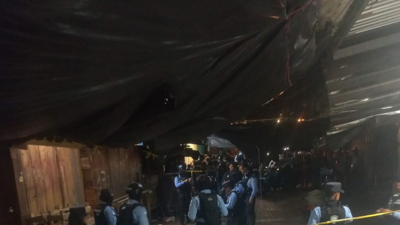 Imagen de VIDEO: Identifican a hombre que mató a una persona e hirió a tres en el mercado Las Américas