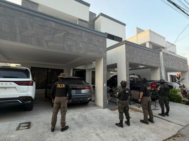 Imagen de Golpe al narco: masivos allanamientos contra red que trae cocaína desde Colombia