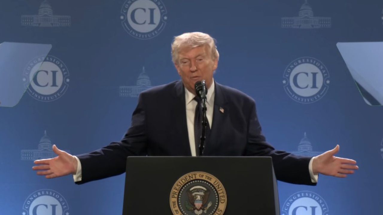 Imagen de ¿Cerrará Irán el estrecho de Ormuz al petróleo? Trump lanza feroz advertencia