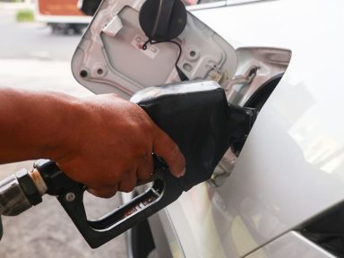 Imagen de Nuevos trancazos en precios de los combustibles en Honduras desde el 23 de marzo