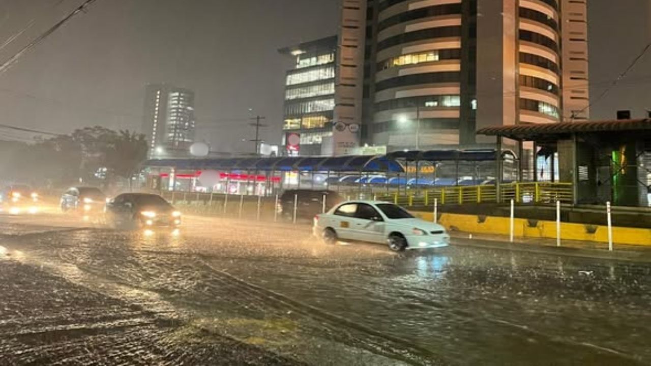 Pronóstico extendido: frente frío y lluvia marcarán esta semana en Honduras Imagen principal de Pronóstico extendido: frente frío y lluvia marcarán esta semana en Honduras