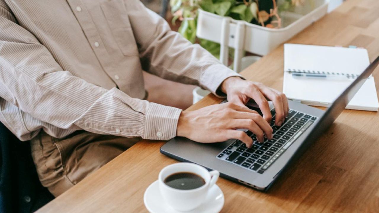 Imagen de Alza de combustibles fuerza teletrabajo de empleados públicos