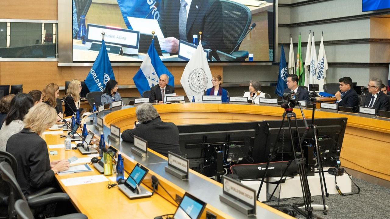 Transversal Note Image