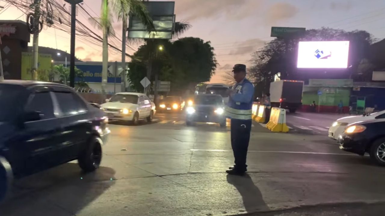 Imagen de Autoridades ponen en marcha medidas para descongestionar la salida al sur