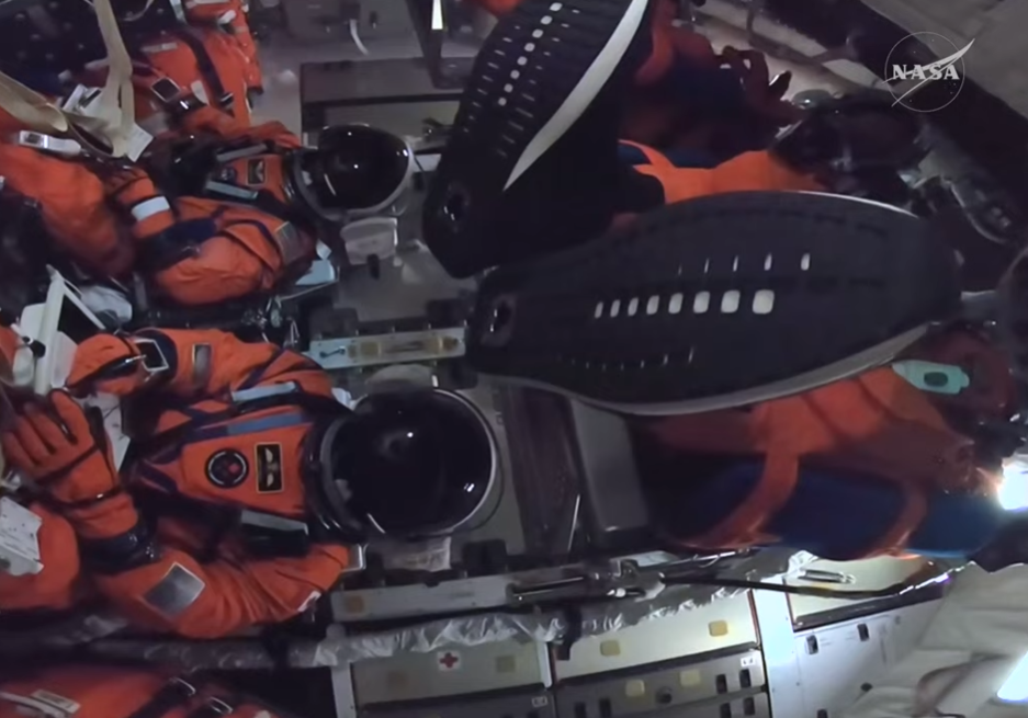 Astronautas durante el despegue de Artemis 2