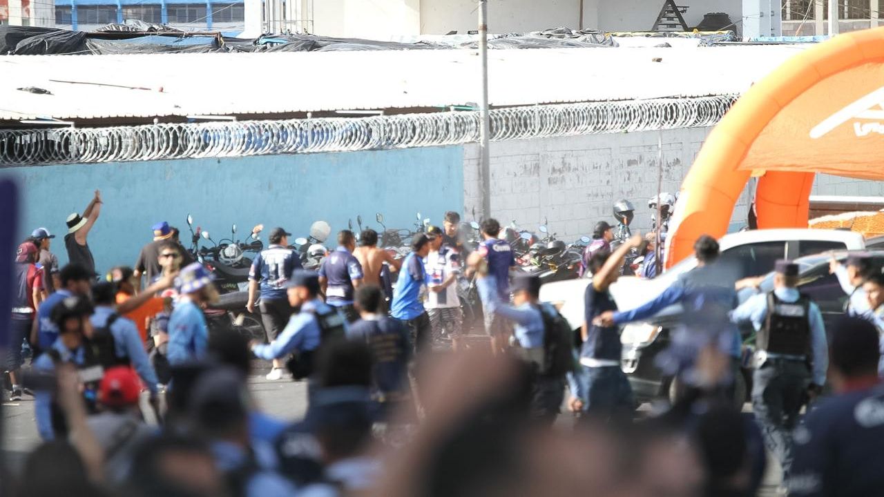 Imagen de Revelan qué inició el enfrentamiento previo al Motagua-Olimpia en el 'Chelato Uclés'