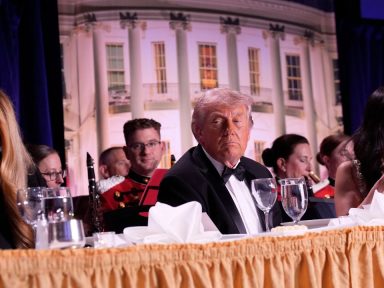 Imagen de 'Un tirador ha sido detenido': Trump, tras ser evacuado de una cena en Washington