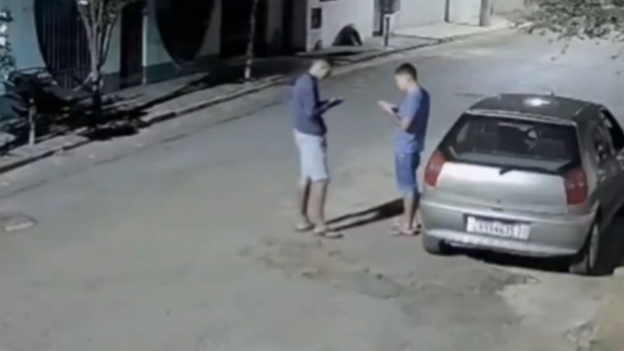 Imagen de Hombre es asesinado mientras enviaba mensaje con su celular; todo quedó grabado