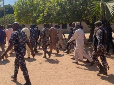 Imagen de Hombres armados secuestraron al menos a 23 niños de un orfanato clandestino en Nigeria