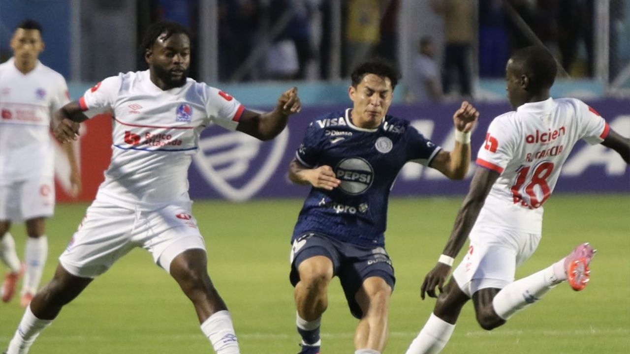 Imagen de Olimpia se lleva el clásico por la jornada 18 del Clausura con gol de Edwin Rodríguez