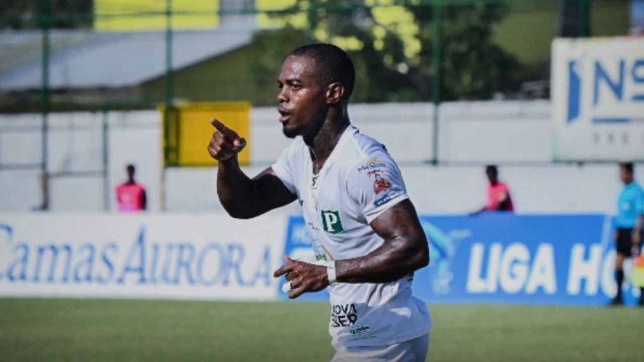 Imagen de Platense golea a Lobos UPNFM hoy con 'hat-trick' de Solani Solani