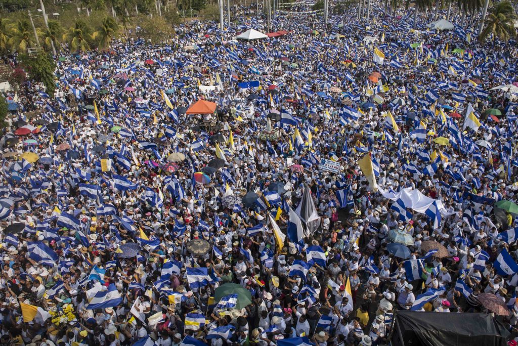 Personas protestando
