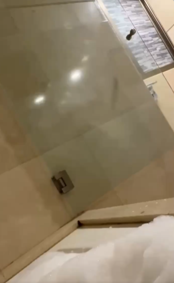 Captura de pantalla del video filtrado de Westcol y Milica que se hizo viral en Twitter y Telegram