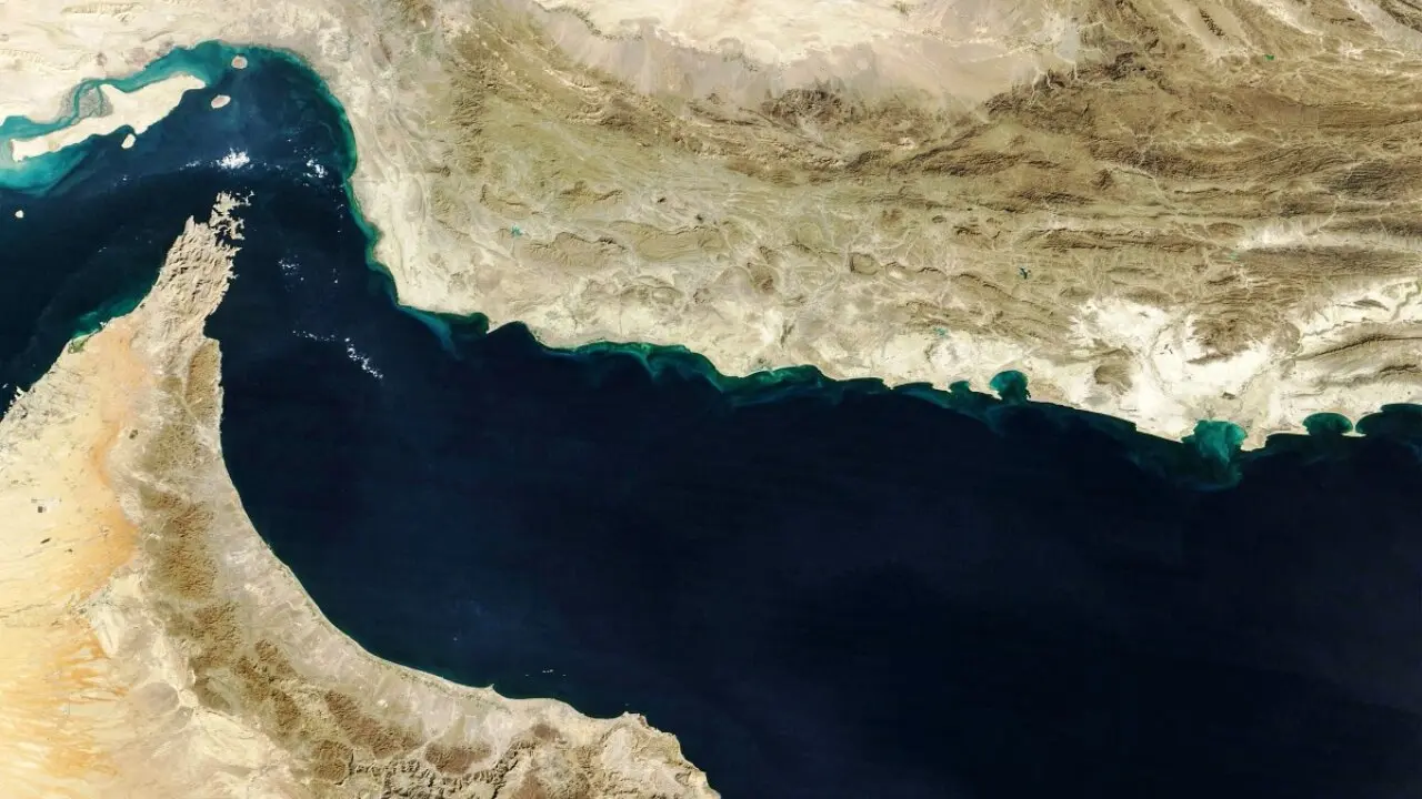Estrecho de Ormuz desde arriba