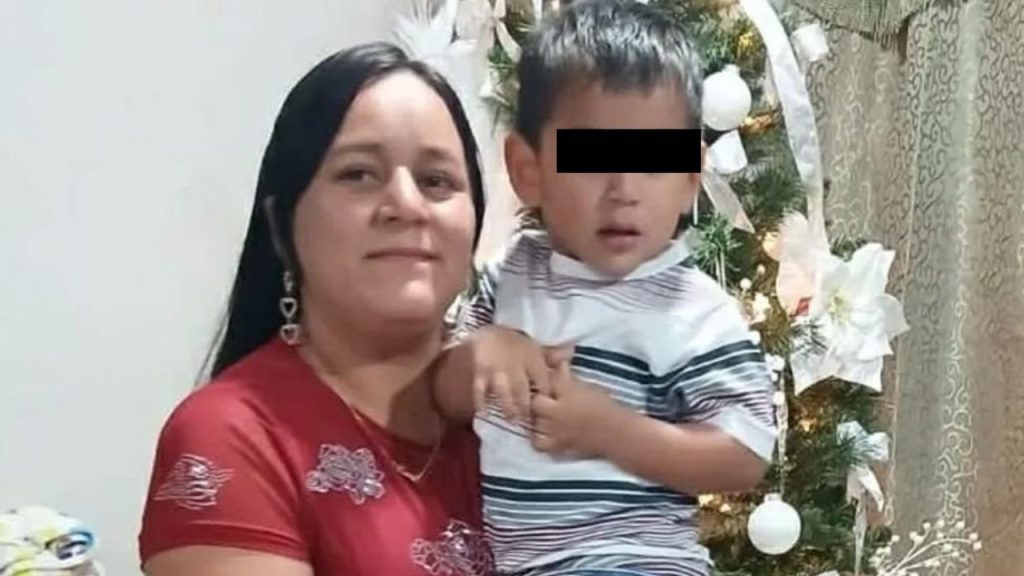 Wendy Hernández Reyes y su hijo, Orlín Josué Hernández Reyes.