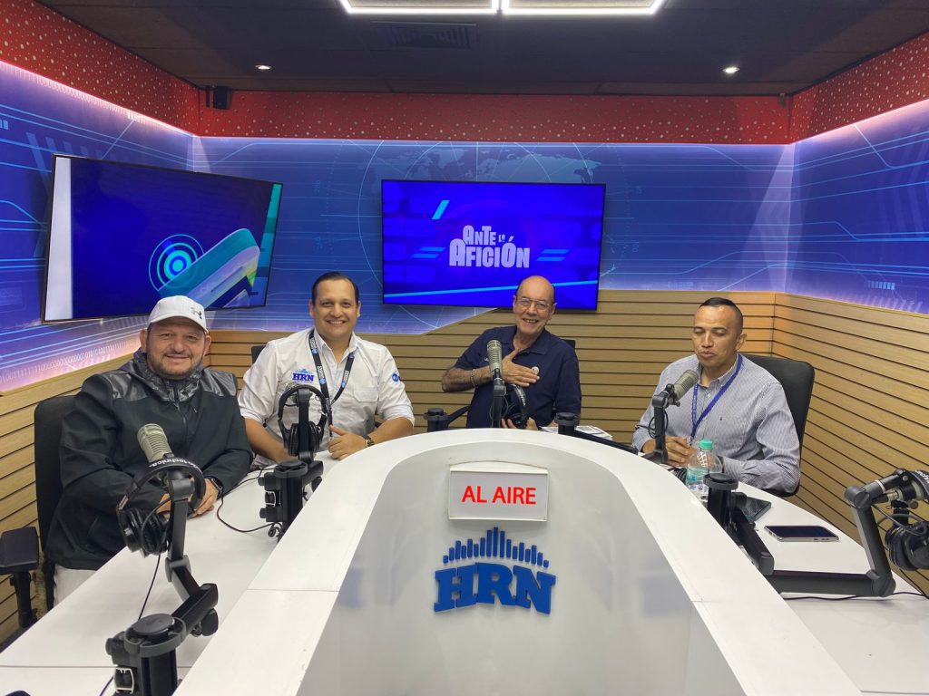 Julio César Núñez con Limber Pérez y Renán Núñez