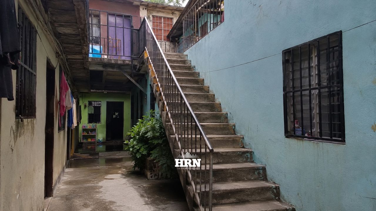'Andaba medio tomado': Hombre fallece tras caer de gradas en cuartería en SPS Imagen principal de 'Andaba medio tomado': Hombre fallece tras caer de gradas en cuartería en SPS