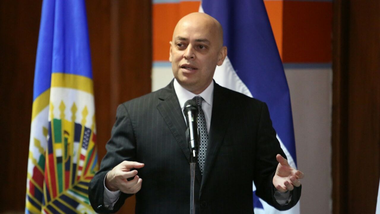 Tras años en Nicaragua, el exfiscal general, Óscar Chinchilla, habría regresado a Honduras Imagen principal de Tras años en Nicaragua, el exfiscal general, Óscar Chinchilla, habría regresado a Honduras