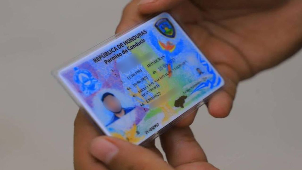 Imagen de Estos hondureños podrán recibir la licencia de conducir en 2026 ante la falta de material