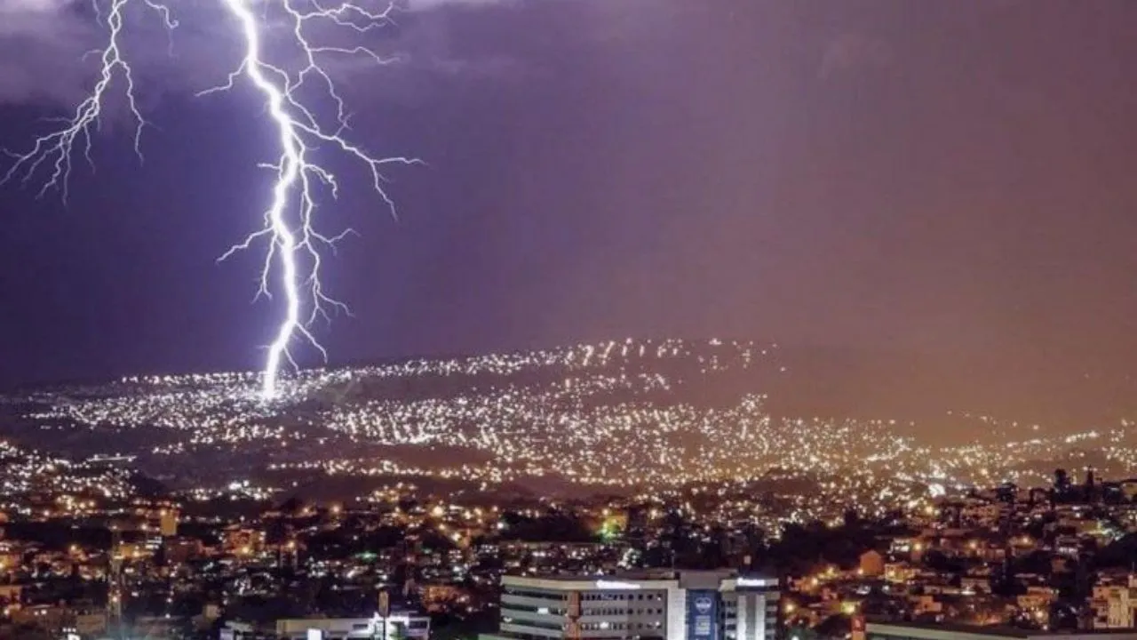 Vaguada dejará lluvias con actividad eléctrica en estos departamentos de Honduras Imagen principal de Vaguada dejará lluvias con actividad eléctrica en estos departamentos de Honduras