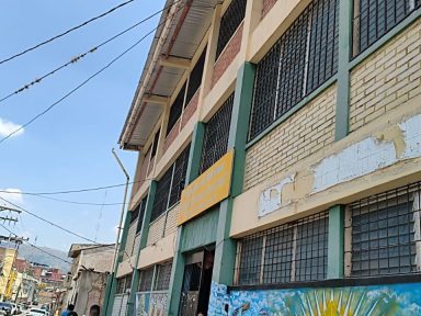 Imagen de Tragedia en celebración del Día de la Madre: mujer fallece durante actos escolares