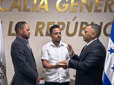Imagen de Juramentan a las nuevas autoridades de la ATIC: Ángel Murillo asume como director