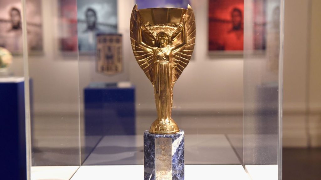 Trofeo Jules Rimet, el cual se entregó a los campeones del Mundial desde 1930 hasta 1970.