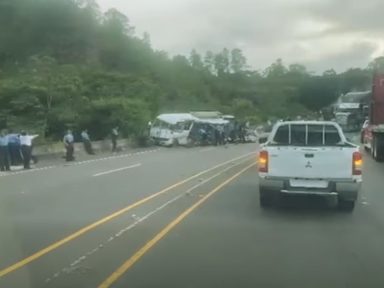 Imagen de Vídeo: Policías muertos y heridos deja accidente de tránsito en la Cuesta El Rodeo