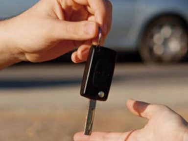 Imagen de Así estafó comerciante su compañera de trabajo con la venta de un carro