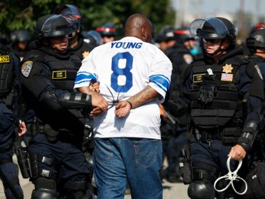 Imagen de Autorizan a Trump a volver con las deportaciones aceleradas en todo Estados Unidos
