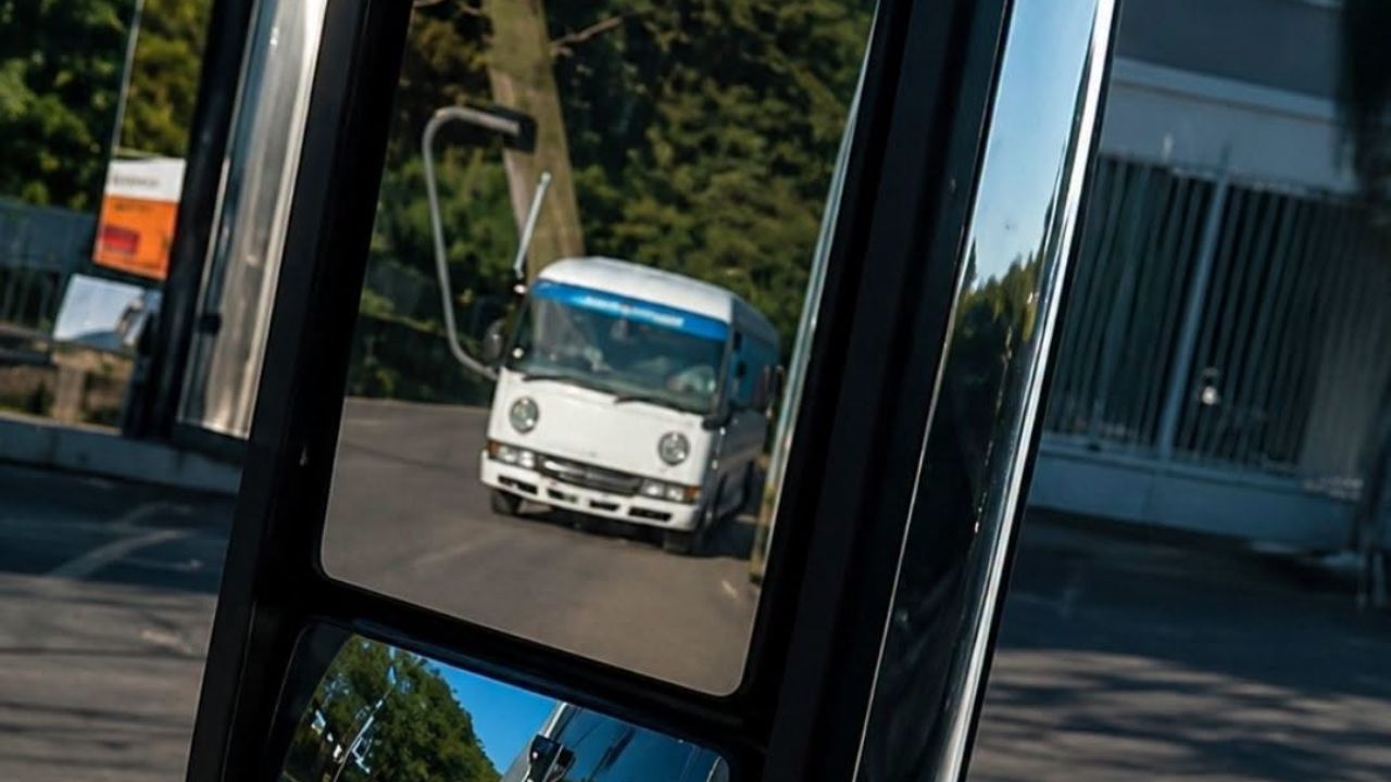 ¡Agarrado! DNVT sanciona a su conductor de bus por rebasar y casi provocar un accidente Imagen principal de ¡Agarrado! DNVT sanciona a su conductor de bus por rebasar y casi provocar un accidente