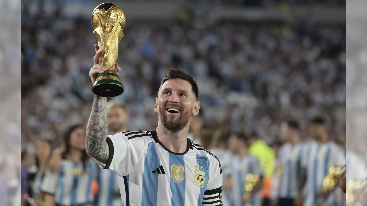 Messi hace historia al empatar récord de máximo goleador con Klose en su sexto Mundial Imagen principal de Messi hace historia al empatar récord de máximo goleador con Klose en su sexto Mundial