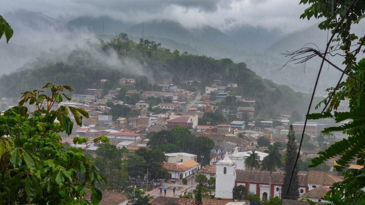 ¿Habrá lluvias este fin de semana? Cenaos prevé el ingreso de una onda tropical a Honduras Imagen principal de ¿Habrá lluvias este fin de semana? Cenaos prevé el ingreso de una onda tropical a Honduras