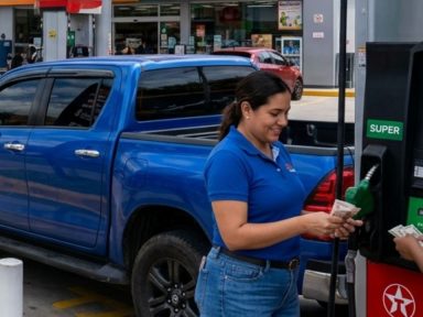 Imagen de ¿Bajan los combustibles? Estos serán los nuevos precios a partir del lunes