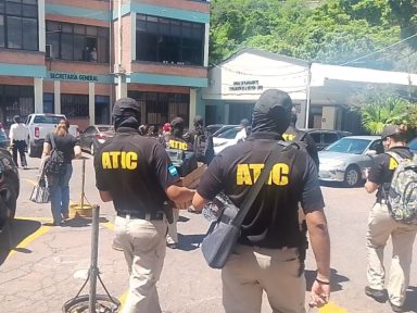 Imagen de ATIC secuestra documentos en la SIT vinculados a la construcción de hospitales