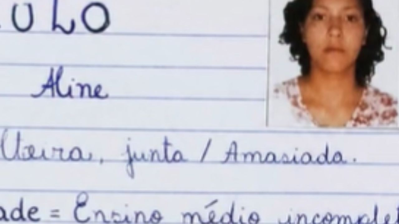 Le llueven propuestas a joven que elaboró currículum a mano por falta de dinero Imagen principal de Le llueven propuestas a joven que elaboró currículum a mano por falta de dinero