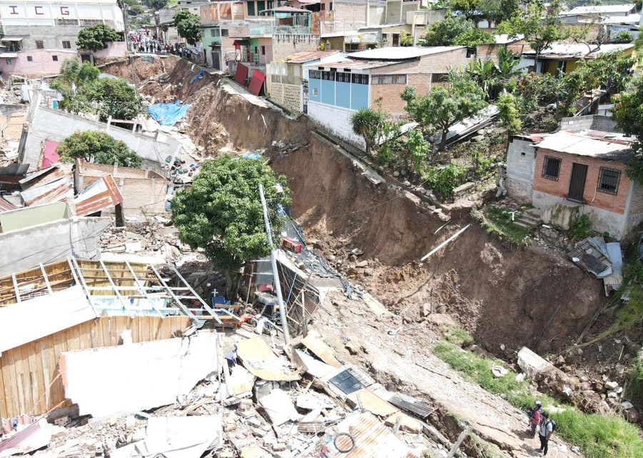 Foto de derrumbes en la Guillén, una de las colonias de la capital más vulnerables por lluvias