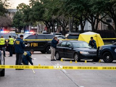 Imagen de Agente de ICE mata migrante en Texas; FBI investiga supuesto ataque en defensa propia