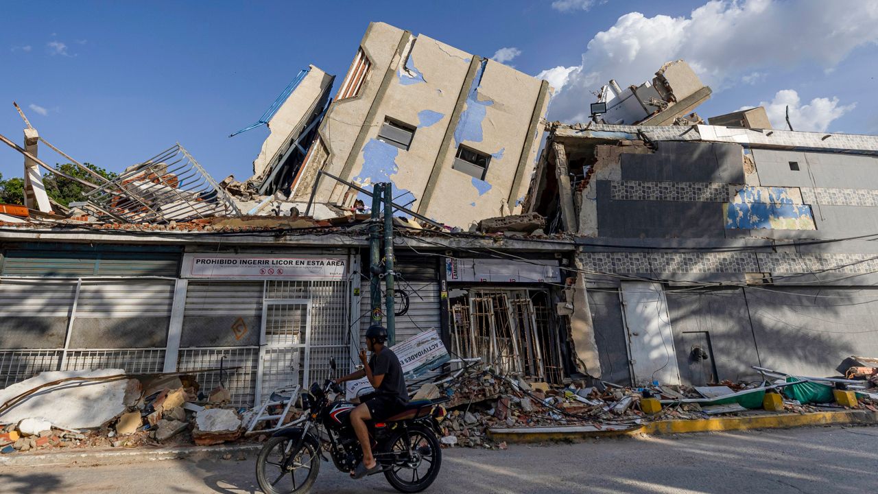 Aumenta la tragedia: ya son 4,829 los muertos por los terremotos en Venezuela Imagen principal de Aumenta la tragedia: ya son 4,829 los muertos por los terremotos en Venezuela