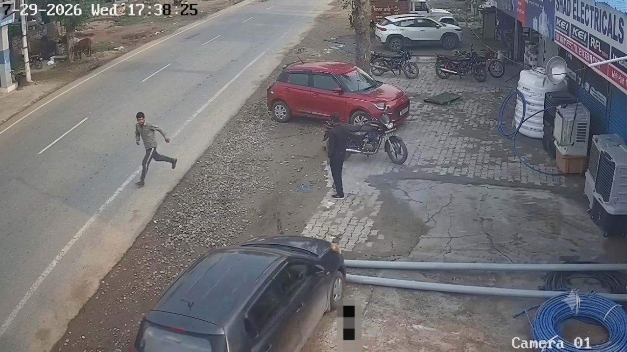 Se recomienda discreción: peatón fue embestido por carro en exceso de velocidad Imagen principal de Se recomienda discreción: peatón fue embestido por carro en exceso de velocidad