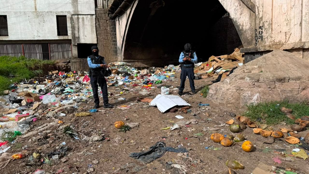 Misterio en río Choluteca: encuentran cadáver de una mujer bajo el puente Carías Imagen principal de Misterio en río Choluteca: encuentran cadáver de una mujer bajo el puente Carías